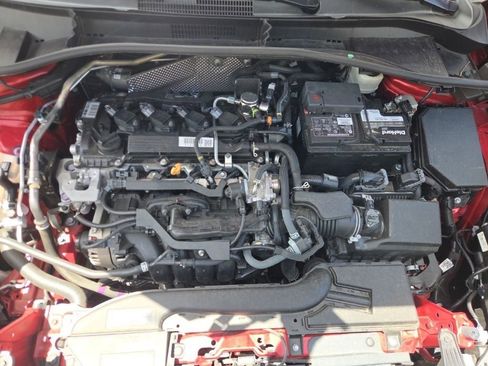 Used 2022 Toyota Corolla Cross L image 18