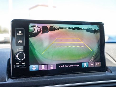 Used 2024 Honda Pilot Touring image 25