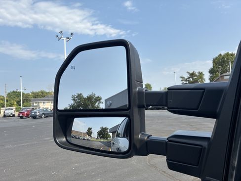 Used 2025 Ford F250 XLT AWD/4WD image 7