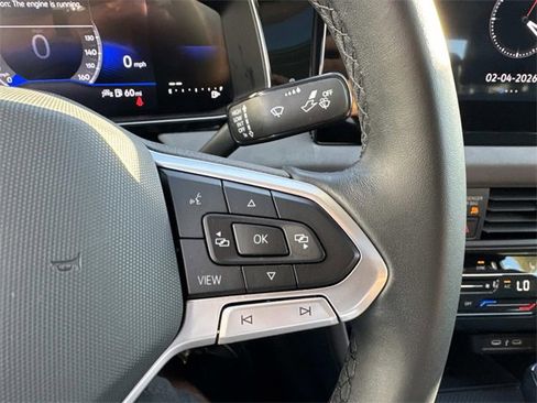 Certified 2025 Volkswagen Jetta SE w/ Sunroof Package image 19