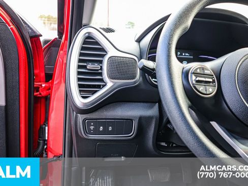 Used 2025 Kia Soul LX w/ LX Technology Package image 27