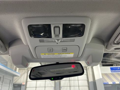 Used 2015 Subaru Forester 2.5i Premium AWD/4WD image 29