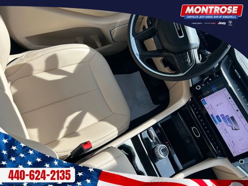 New 2026 Jeep Grand Cherokee Limited w/ Limited Altitude Package AWD/4WD image 24