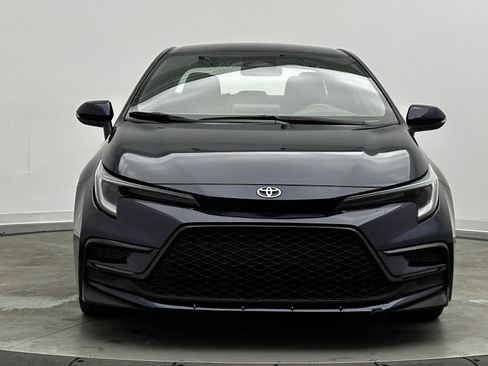 Used 2023 Toyota Corolla SE image 2