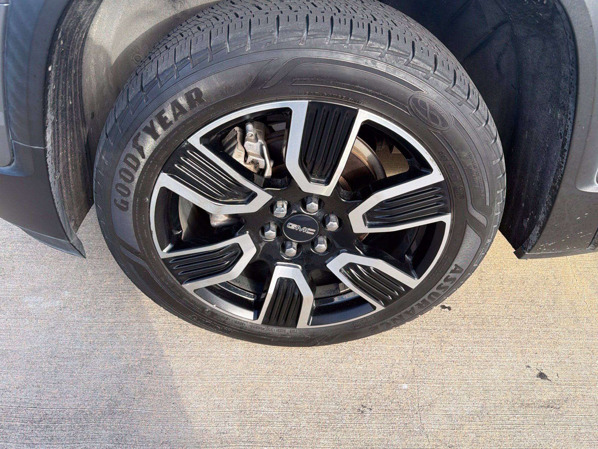 Used 2021 GMC Acadia SLT w/ Elevation Edition FWD image 9