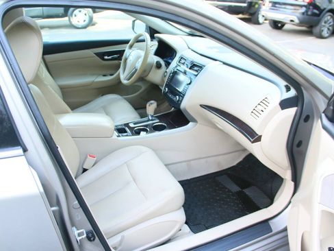 Used 2014 Nissan Altima 2.5 SL w/ Technology Package FWD image 19