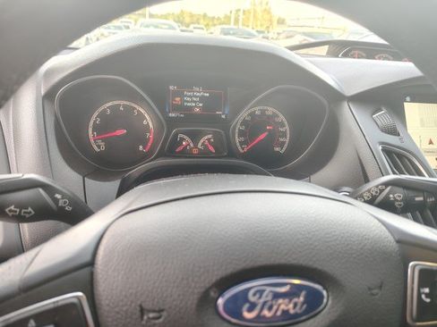 Used 2017 Ford Focus ST w/ Equipment Group 402A FWD image 7