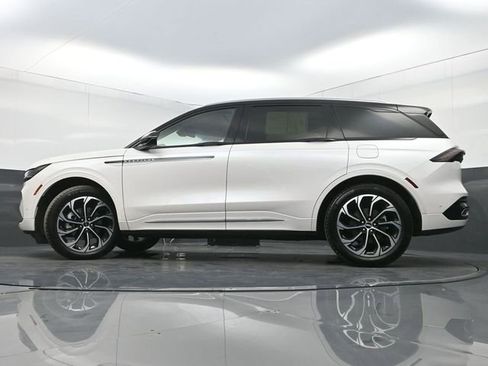 Used 2024 Lincoln Nautilus Reserve w/ Equipment Group 202A AWD/4WD image 32
