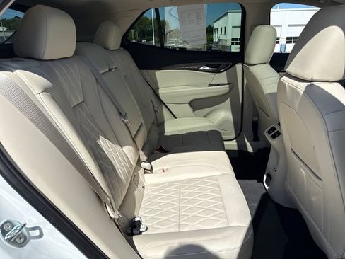 Used 2023 Buick Envision Avenir AWD/4WD image 14