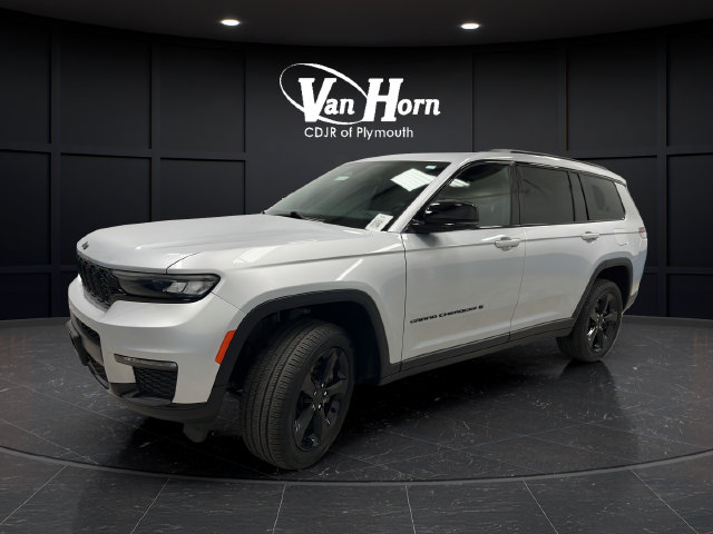 Used 2024 Jeep Grand Cherokee L Limited w/ Black Appearance Package AWD/4WD image 3