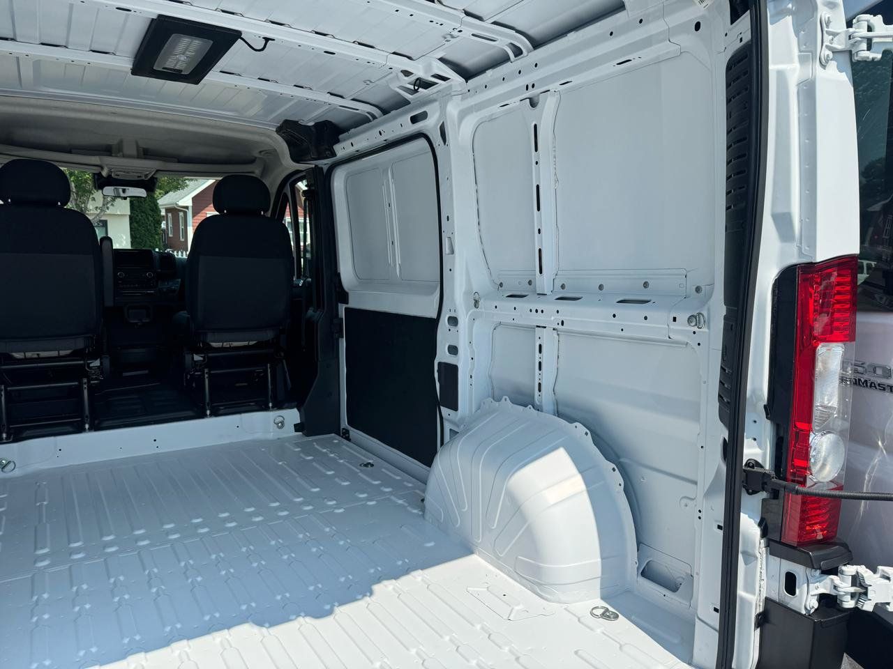 Used 2023 RAM ProMaster 1500 w/ Convenience Group FWD image 13