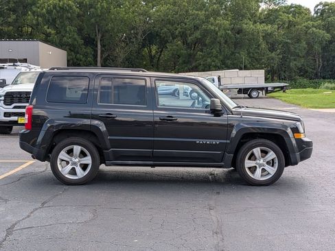 Used 2011 Jeep Patriot Latitude FWD image 8