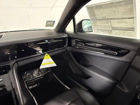 New 2026 Porsche Panamera image 23