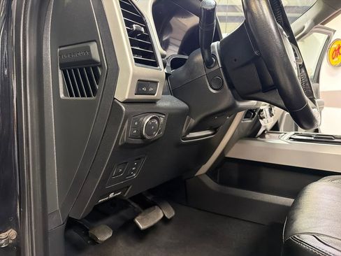Used 2019 Ford F250 Lariat w/ Lariat Ultimate Package AWD/4WD image 29
