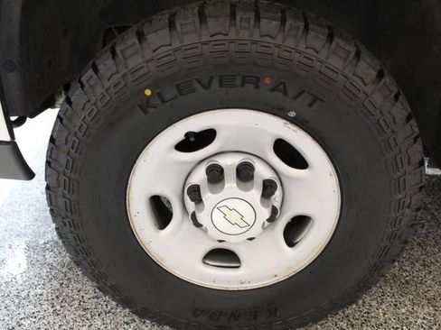 Used 2006 Chevrolet Silverado 2500 W/T w/ Heavy-Duty Power Package image 23