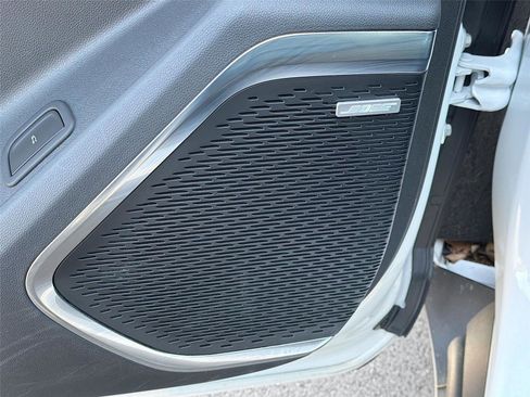 Used 2024 GMC Acadia Elevation image 19