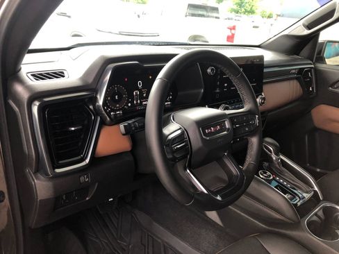 Used 2024 GMC Canyon AT4 w/ Canyon Safety Plus Package AWD/4WD image 15