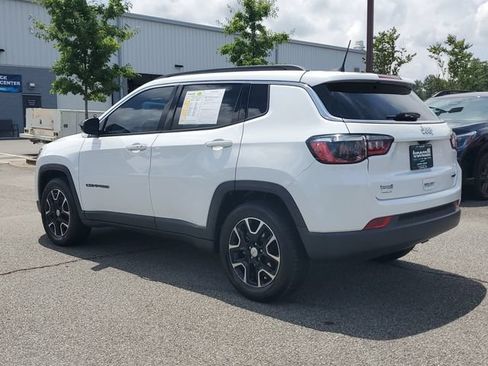 Used 2022 Jeep Compass Latitude FWD image 4