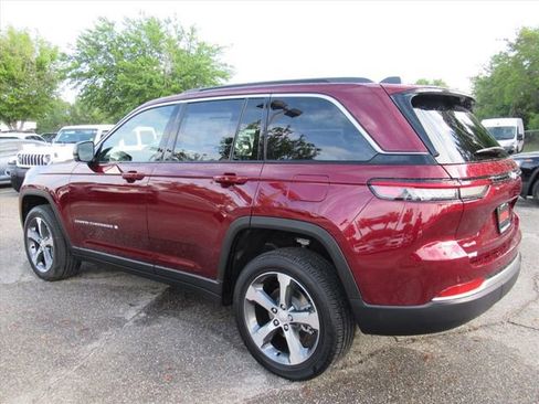 New 2026 Jeep Grand Cherokee Limited AWD/4WD image 4