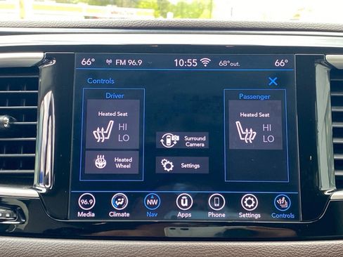 Used 2020 Chrysler Pacifica Touring-L w/ Advanced Safetytec Group FWD image 15