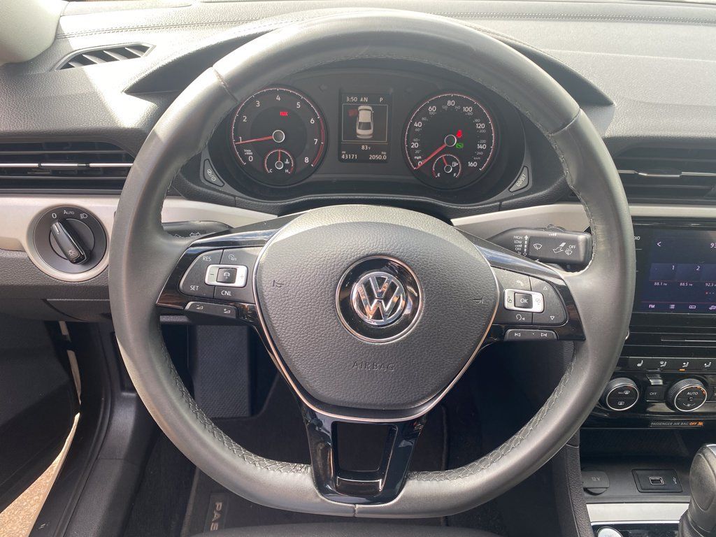 Used 2022 Volkswagen Passat 2.0T SE FWD image 32