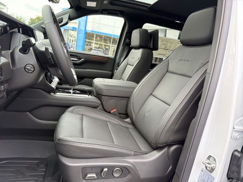 New 2026 GMC Yukon XL Denali w/ Denali Reserve Package AWD/4WD image 10