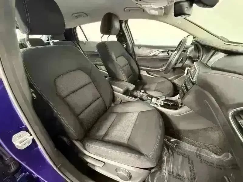 Used 2017 INFINITI QX30 FWD image 31