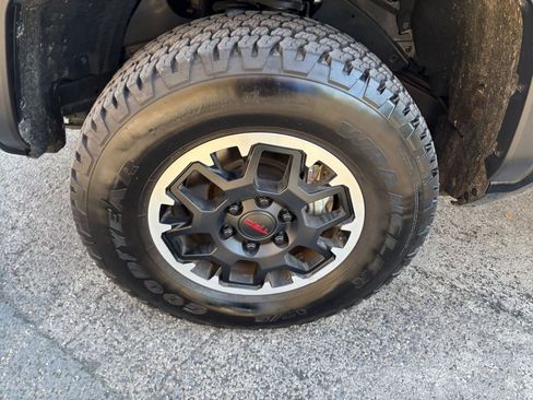 Used 2024 Toyota Tacoma TRD Off-Road AWD/4WD image 24