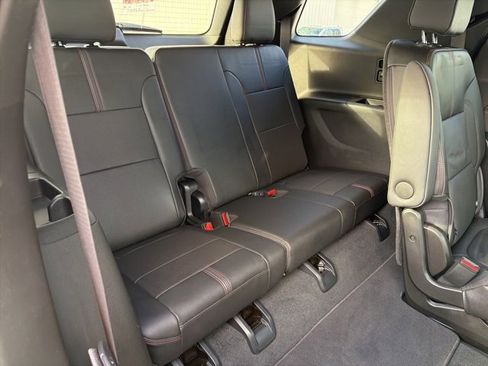 Certified 2023 Chevrolet Traverse RS image 38