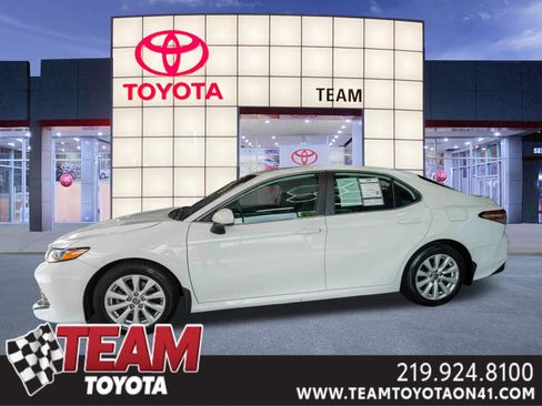 Used 2020 Toyota Camry LE FWD image 1