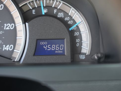 Used 2014 Toyota Camry SE FWD image 28