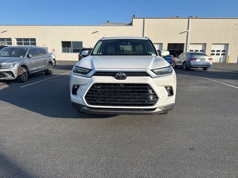 Used 2024 Toyota Grand Highlander Platinum image 5