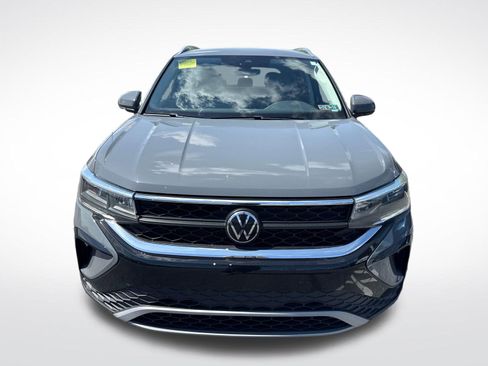 Certified 2023 Volkswagen Taos SE AWD/4WD image 9