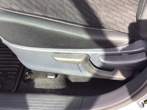 Used 2024 Nissan Kicks SV image 15