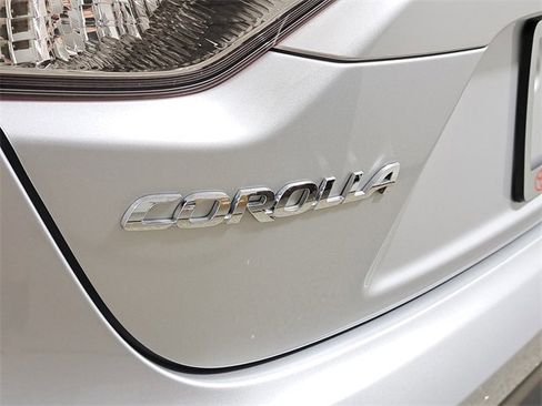 Used 2023 Toyota Corolla LE image 9