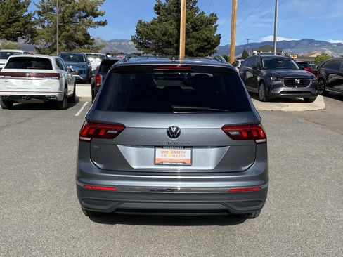 Certified 2023 Volkswagen Tiguan SE FWD image 42
