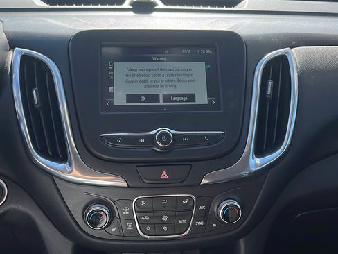 Used 2018 Chevrolet Equinox LT image 20