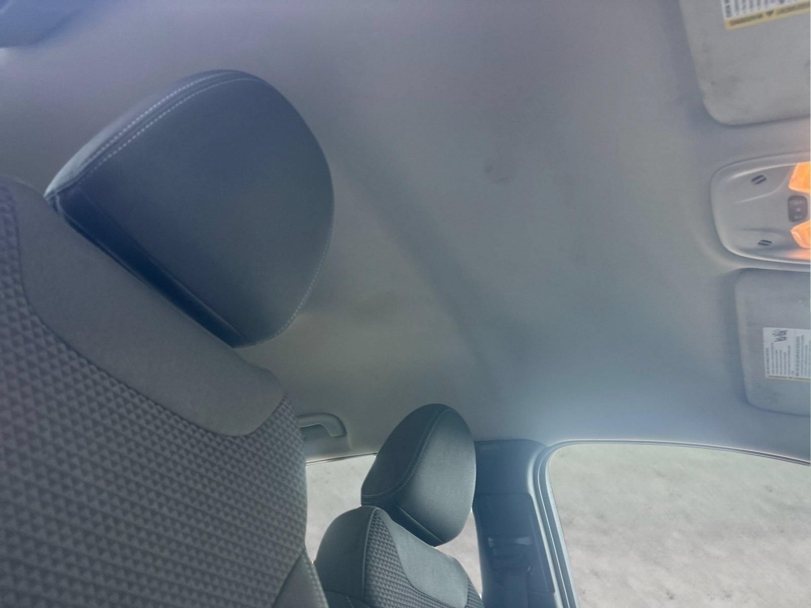 Used 2023 Chevrolet Bolt EUV LT w/ Comfort Package FWD image 17