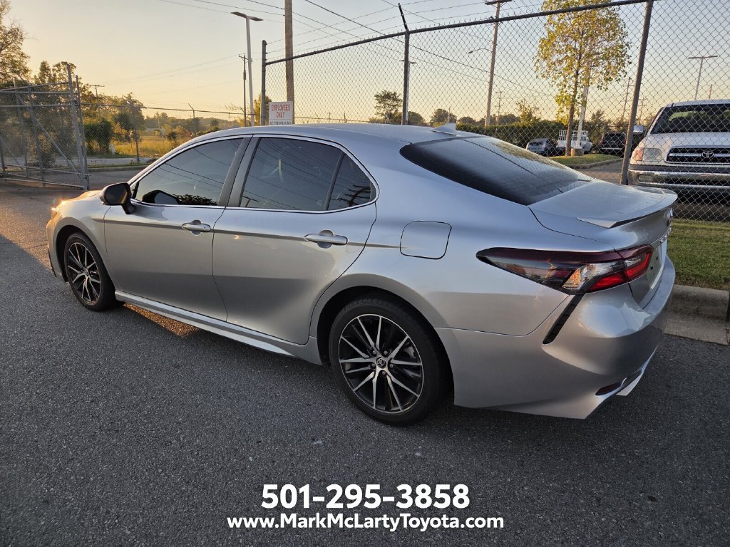 Used 2024 Toyota Camry SE FWD image 6