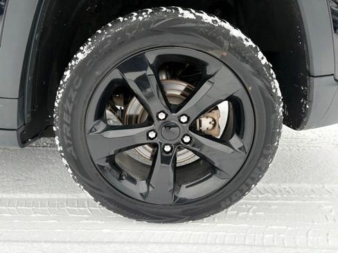 Used 2023 Jeep Grand Cherokee Limited w/ Luxury Tech Group II image 14