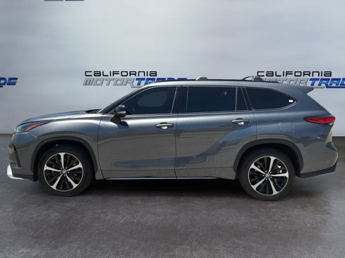 Used 2021 Toyota Highlander XSE FWD image 7