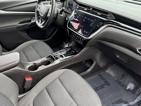 Used 2023 Chevrolet Bolt EUV LT w/ Comfort Package image 19