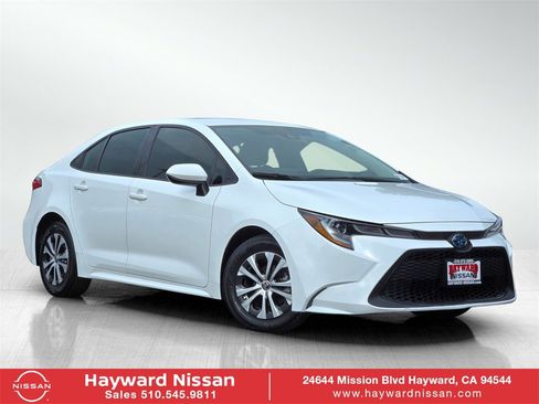 Used 2022 Toyota Corolla LE image 1