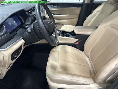Used 2022 Jeep Grand Cherokee L Limited AWD/4WD image 23