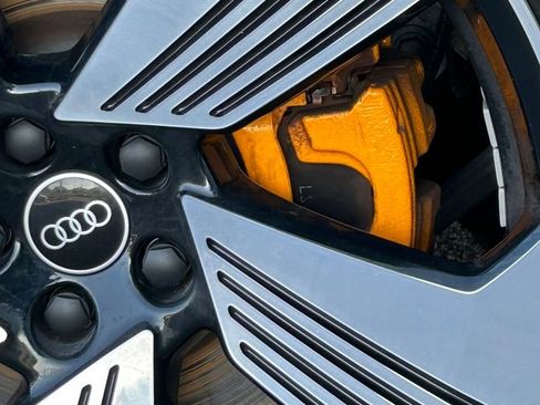 Used 2022 Audi e-tron Premium Plus w/ Premium Plus Package image 72