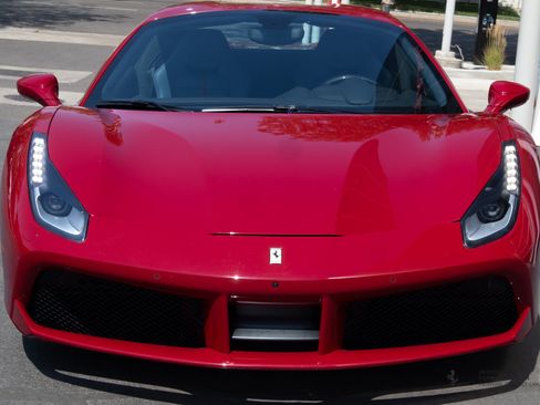 Used 2019 Ferrari 488 Spider RWD image 9