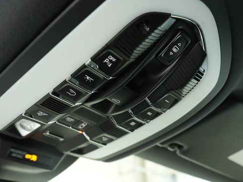 New 2026 Porsche Macan Turbo image 36