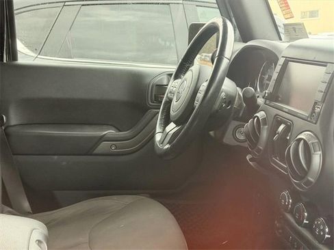 Used 2018 Jeep Wrangler Unlimited Sport S image 15