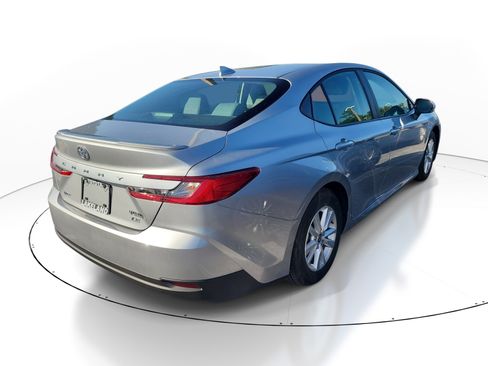 Used 2026 Toyota Camry LE w/ Convenience Package FWD image 7