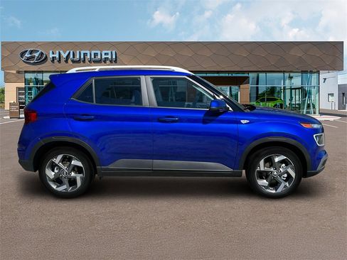 New 2025 Hyundai Venue Limited image 9